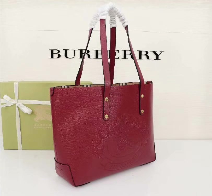 Burberry Embossed Crest Leather Tote HS4008