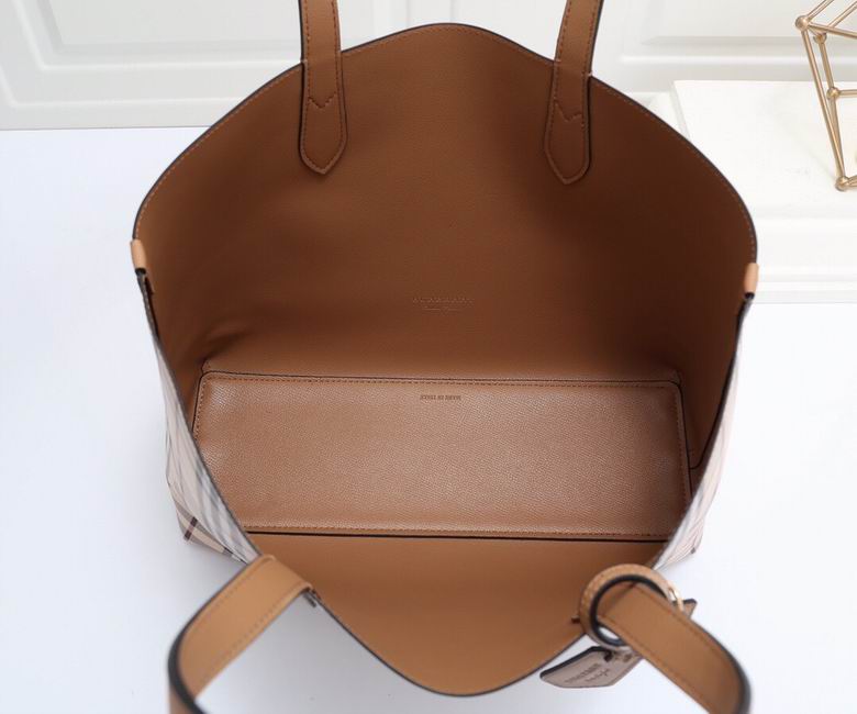 Burberry Small Reversible Handbag WN8210
