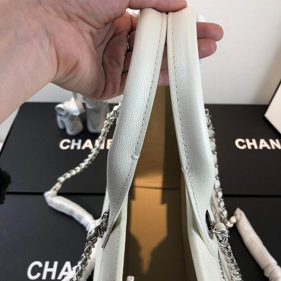 Chanel Studded Calfskin Tote Bag WO010