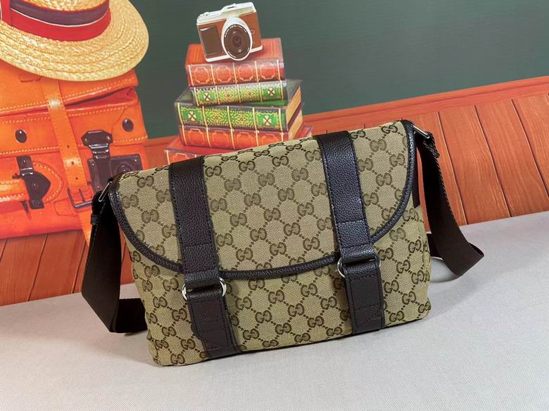 Gucci GG Canvas Medium Messenger Bag WD374429