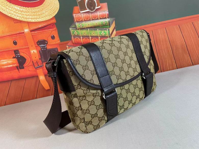 Gucci GG Canvas Medium Messenger Bag WD374429