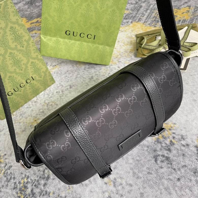 Gucci Supreme Messenger Bag WD510335