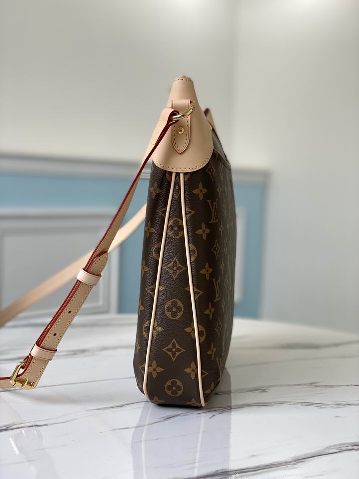 Louis Vuitton Handbag AFM56389