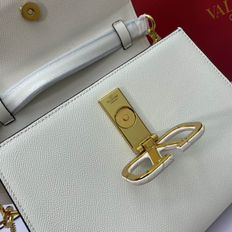 Valentino Chain Strap Handbag WW129