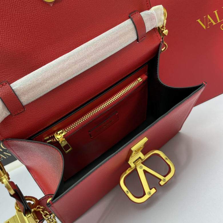 Valentino Chain Strap Handbag WW129